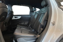 met. valkoinen Audi Q7 2021 kuva 8.