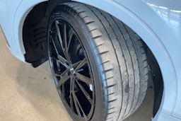 met. valkoinen Audi Q7 2021 kuva 10.