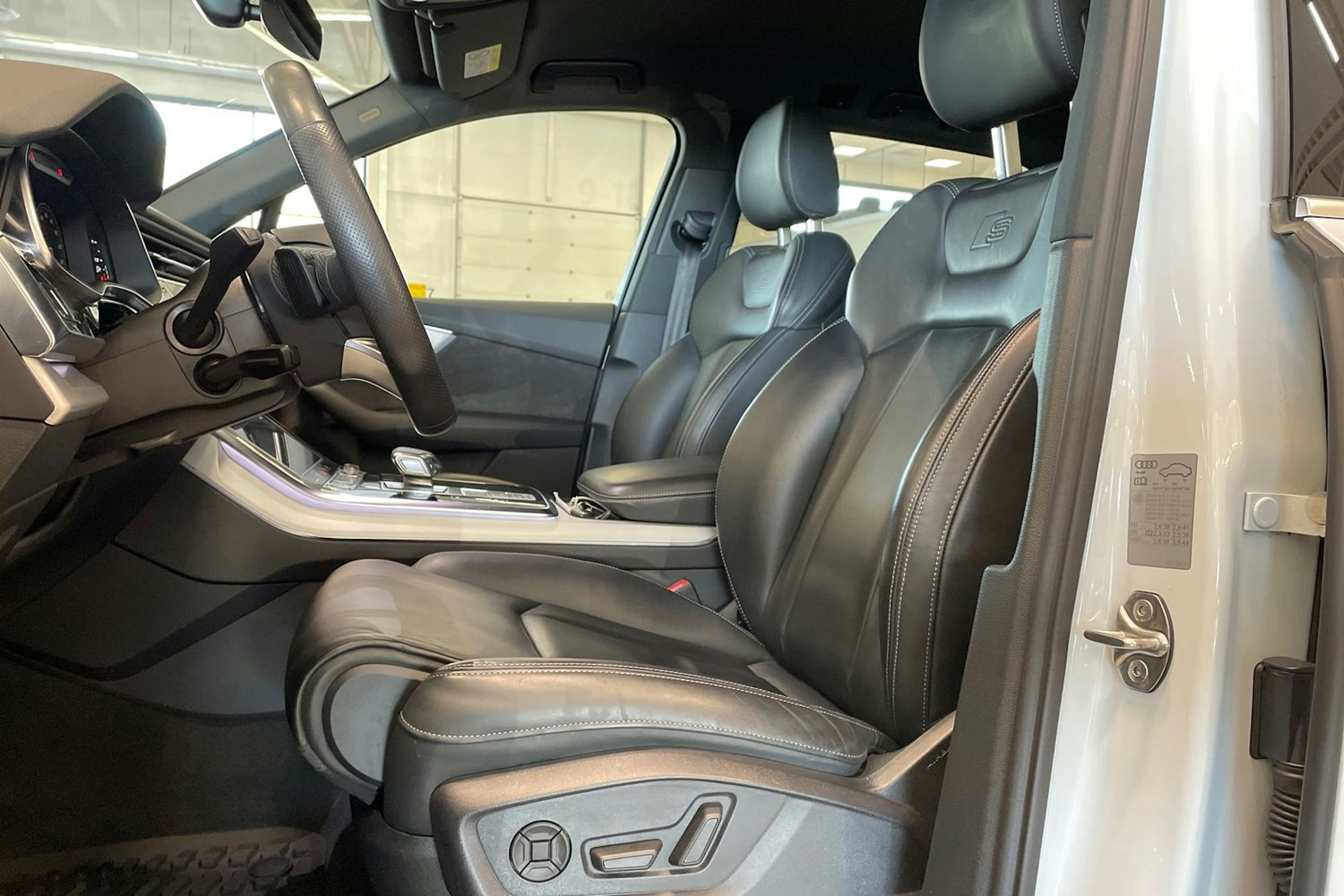 met. valkoinen Audi Q7 2021 kuva 11.