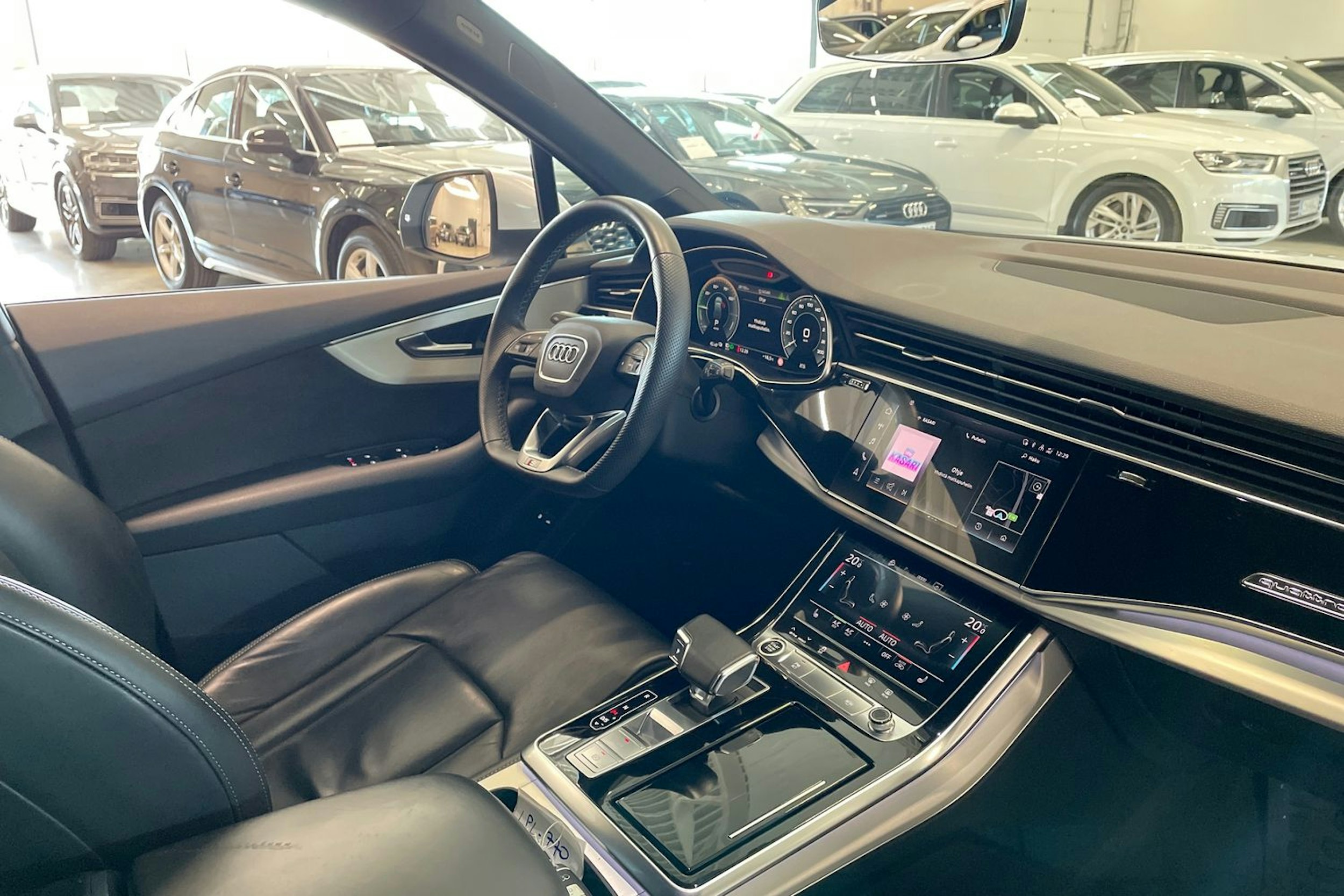 met. valkoinen Audi Q7 2021 kuva 12.