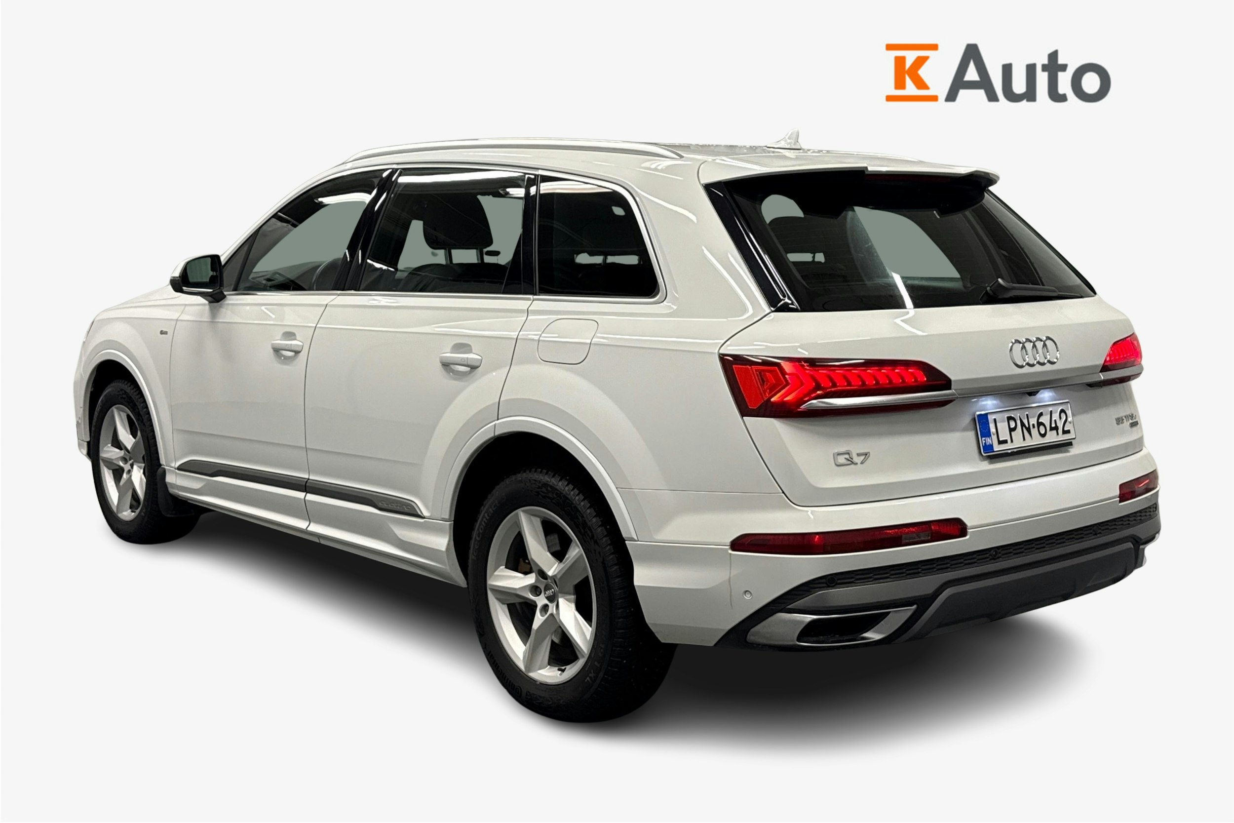 valkoinen Audi Q7 2021 kuva 2.
