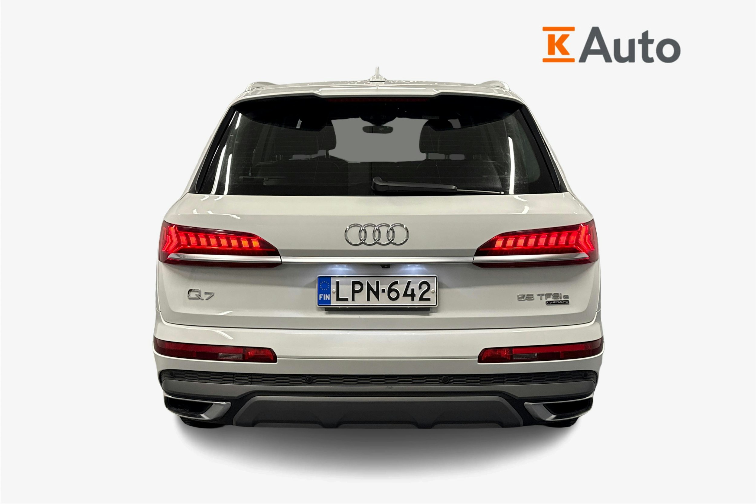 valkoinen Audi Q7 2021 kuva 3.