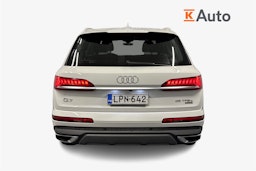 valkoinen Audi Q7 2021 kuva 3.