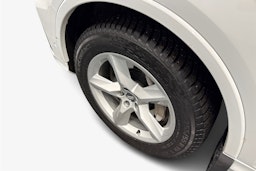 valkoinen Audi Q7 2021 kuva 11.