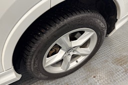 valkoinen Audi Q7 2021 kuva 13.