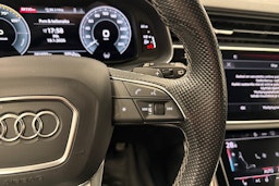 valkoinen Audi Q7 2021 kuva 15.