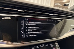 valkoinen Audi Q7 2021 kuva 21.