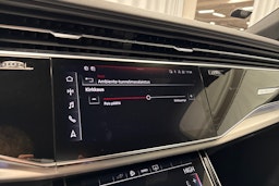 valkoinen Audi Q7 2021 kuva 22.