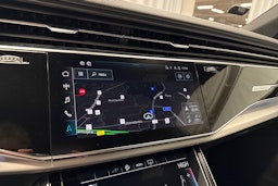 valkoinen Audi Q7 2021 kuva 23.