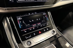 valkoinen Audi Q7 2021 kuva 25.