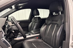valkoinen Audi Q7 2021 kuva 29.