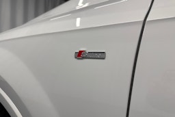 valkoinen Audi Q7 2021 kuva 35.