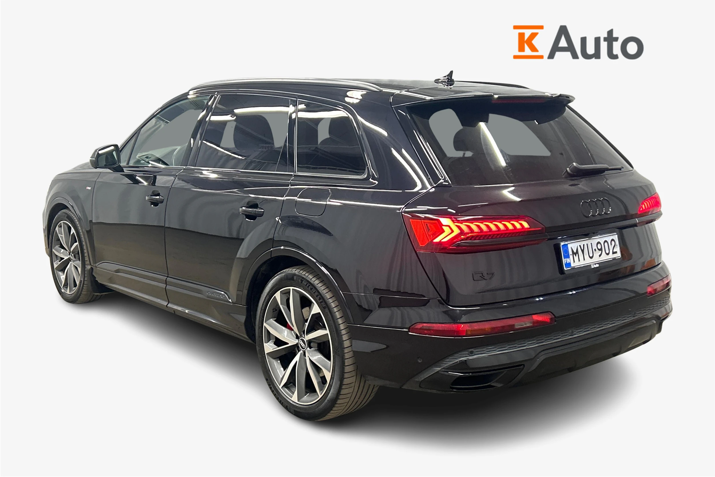 Musta Audi Q7 2021 kuva 2.