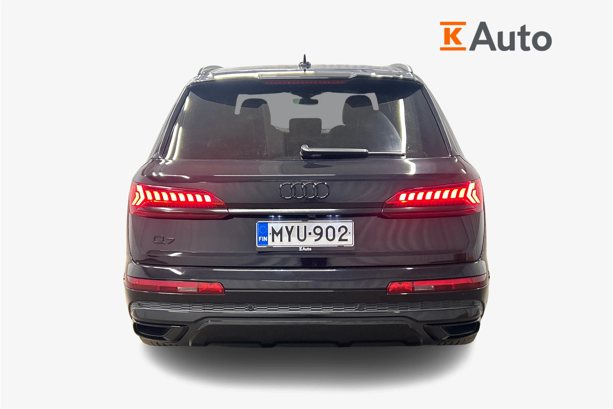 Musta Audi Q7 2021 kuva 3.