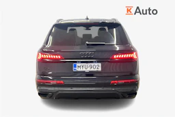 Musta Audi Q7 2021 kuva 3.