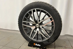 Musta Audi Q7 2021 kuva 10.