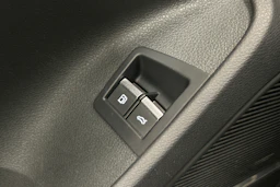 Musta Audi Q7 2021 kuva 20.