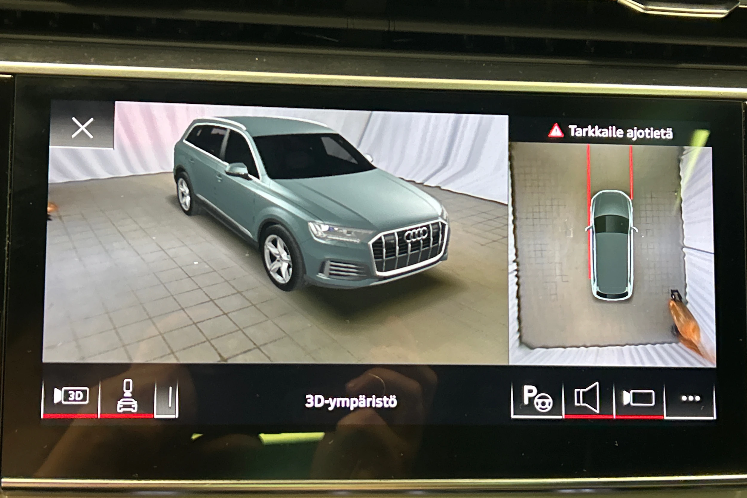 Musta Audi Q7 2021 kuva 26.