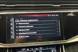 Musta Audi Q7 2021 kuva 28.