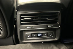 Musta Audi Q7 2021 kuva 33.