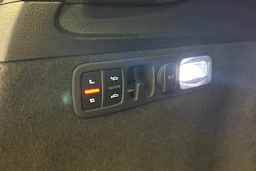 Musta Audi Q7 2021 kuva 35.