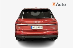 punainen Audi Q7 2021 kuva 3.