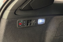 punainen Audi Q7 2021 kuva 33.