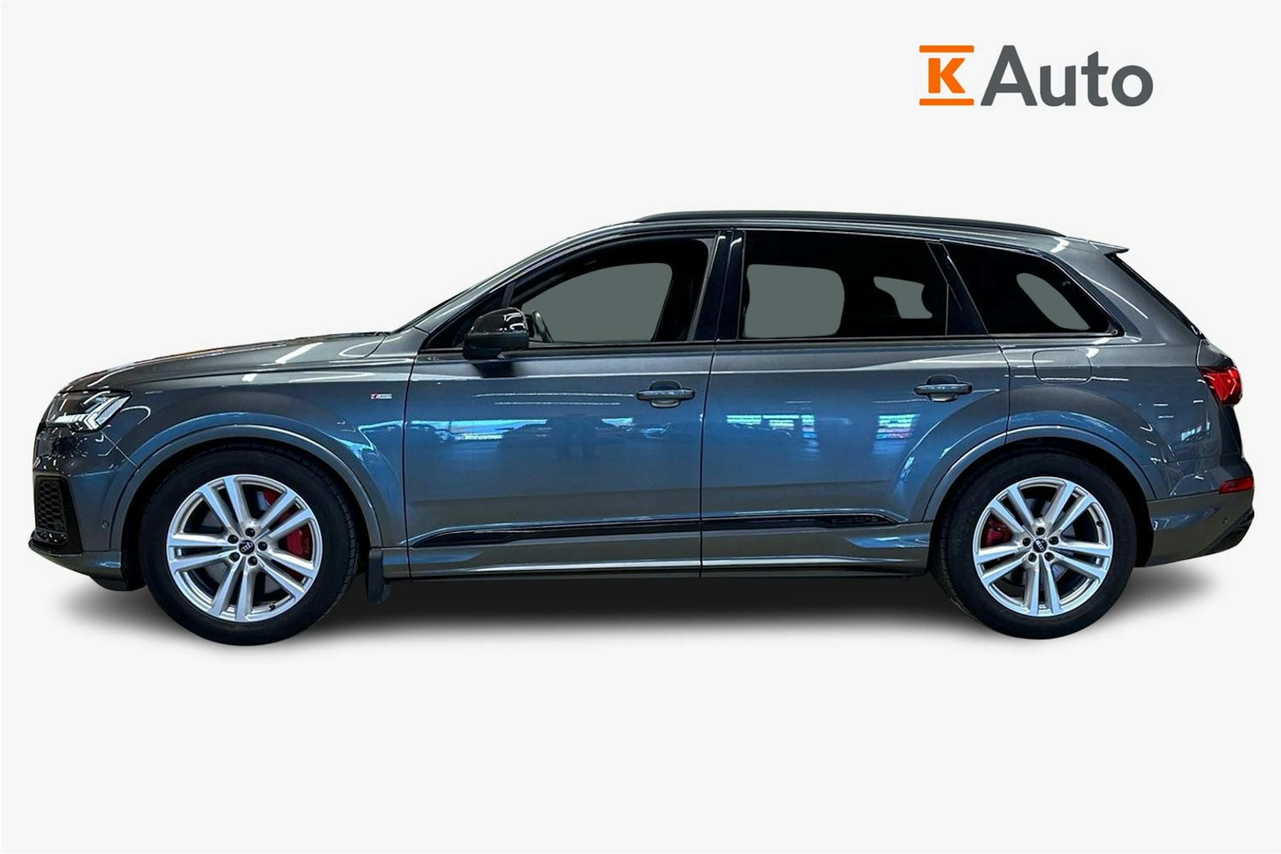 harmaa Audi Q7 2021 kuva 6.