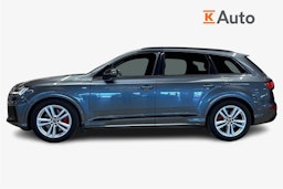 harmaa Audi Q7 2021 kuva 6.