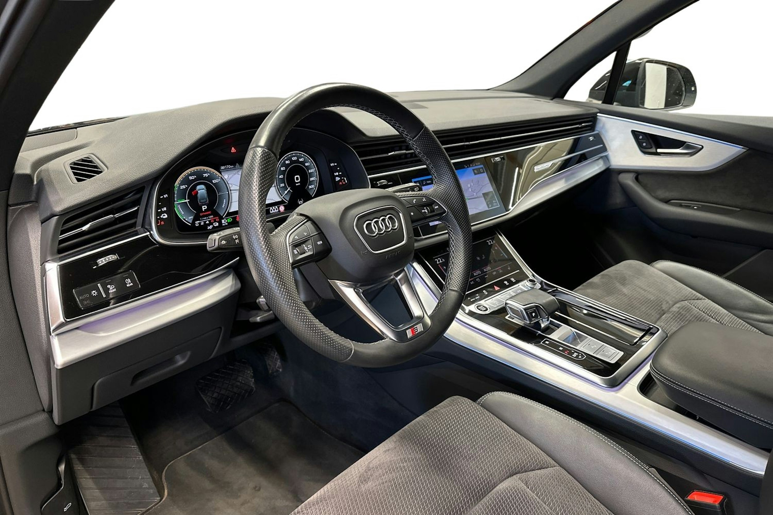 harmaa Audi Q7 2021 kuva 7.