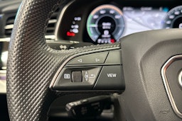 harmaa Audi Q7 2021 kuva 30.