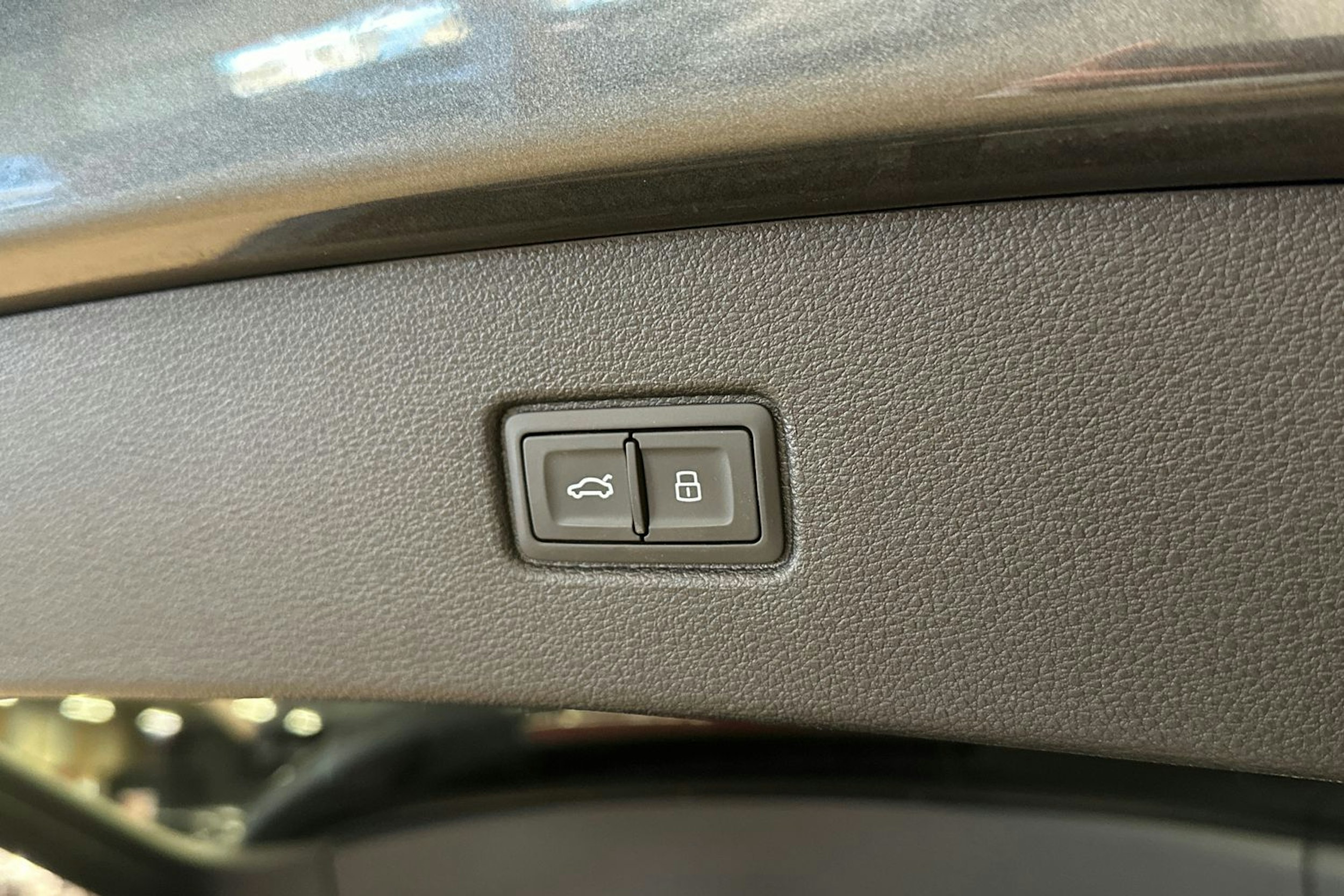 harmaa Audi Q7 2021 kuva 37.