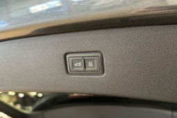 harmaa Audi Q7 2021 kuva 37.