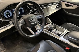 met. sininen Audi Q7 2021 kuva 3.