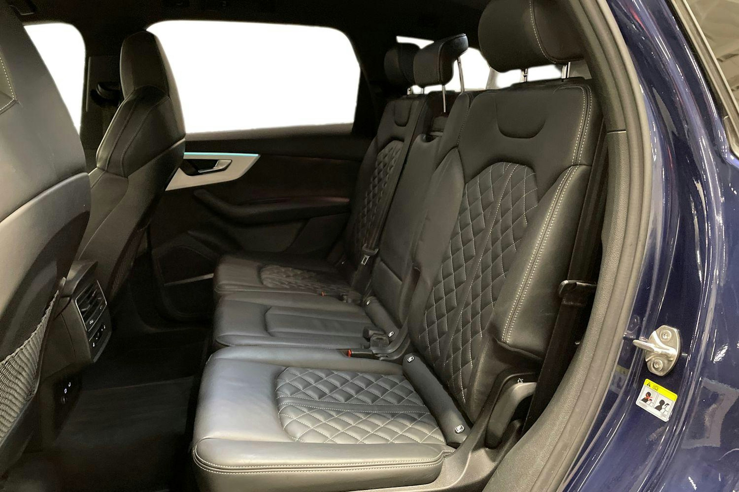met. sininen Audi Q7 2021 kuva 10.