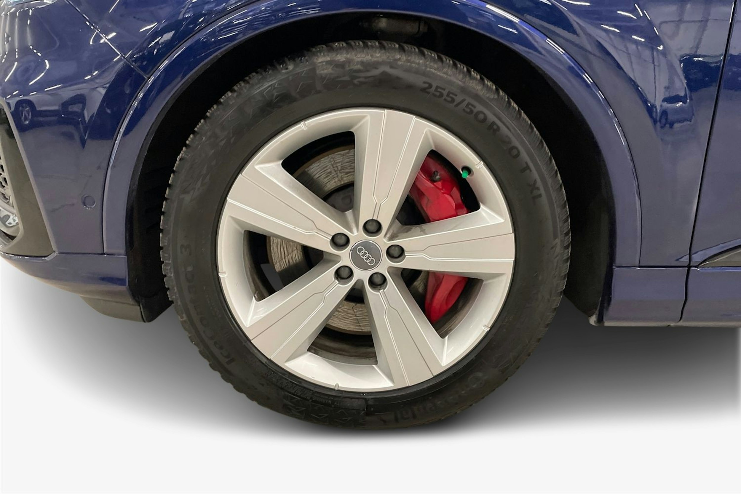 met. sininen Audi Q7 2021 kuva 11.