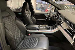 met. sininen Audi Q7 2021 kuva 16.