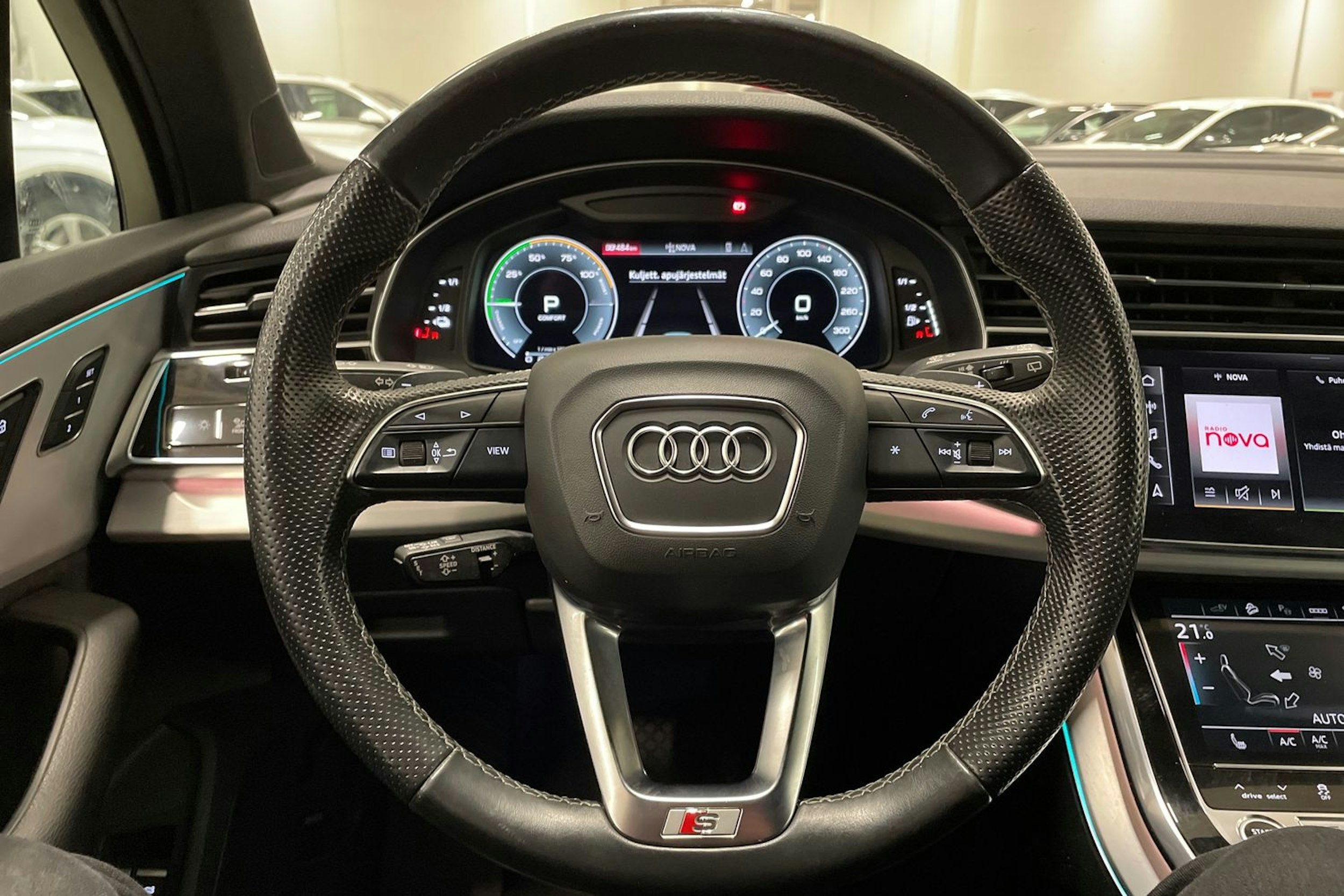 met. sininen Audi Q7 2021 kuva 19.