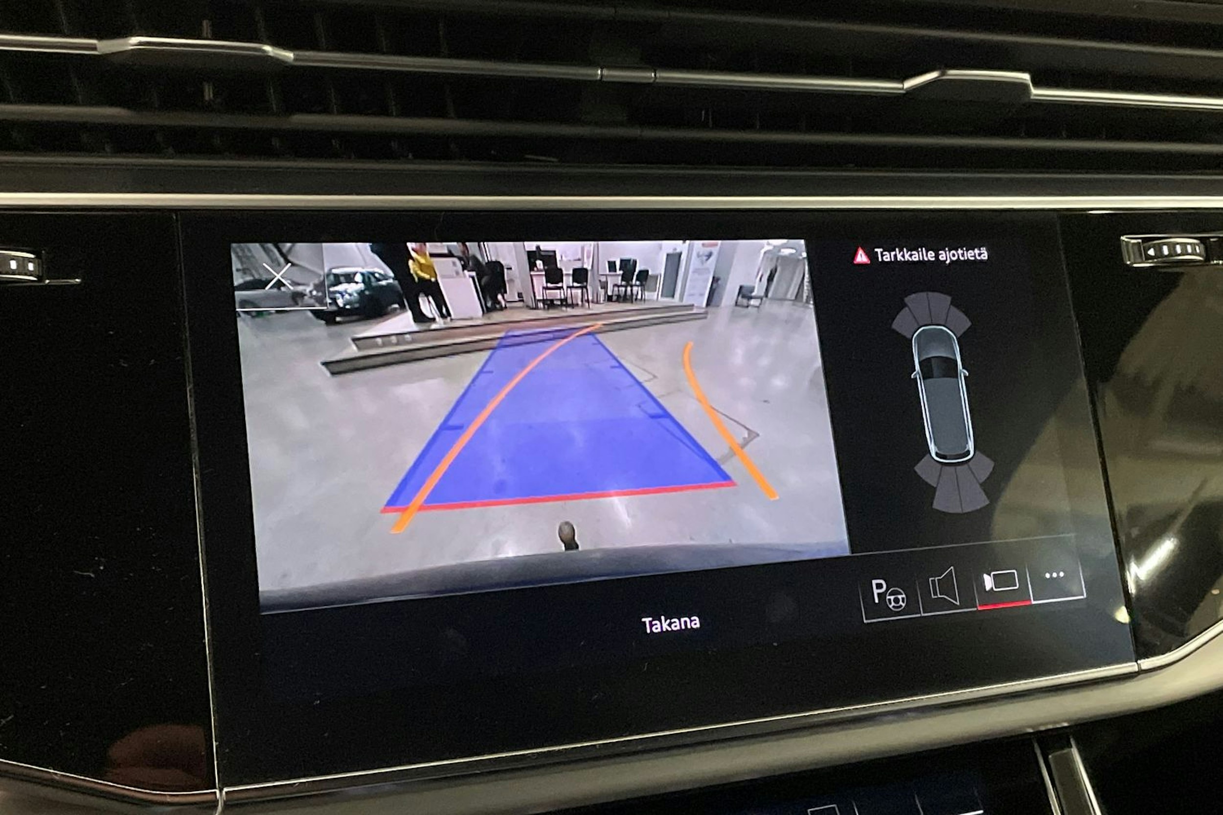 met. sininen Audi Q7 2021 kuva 25.