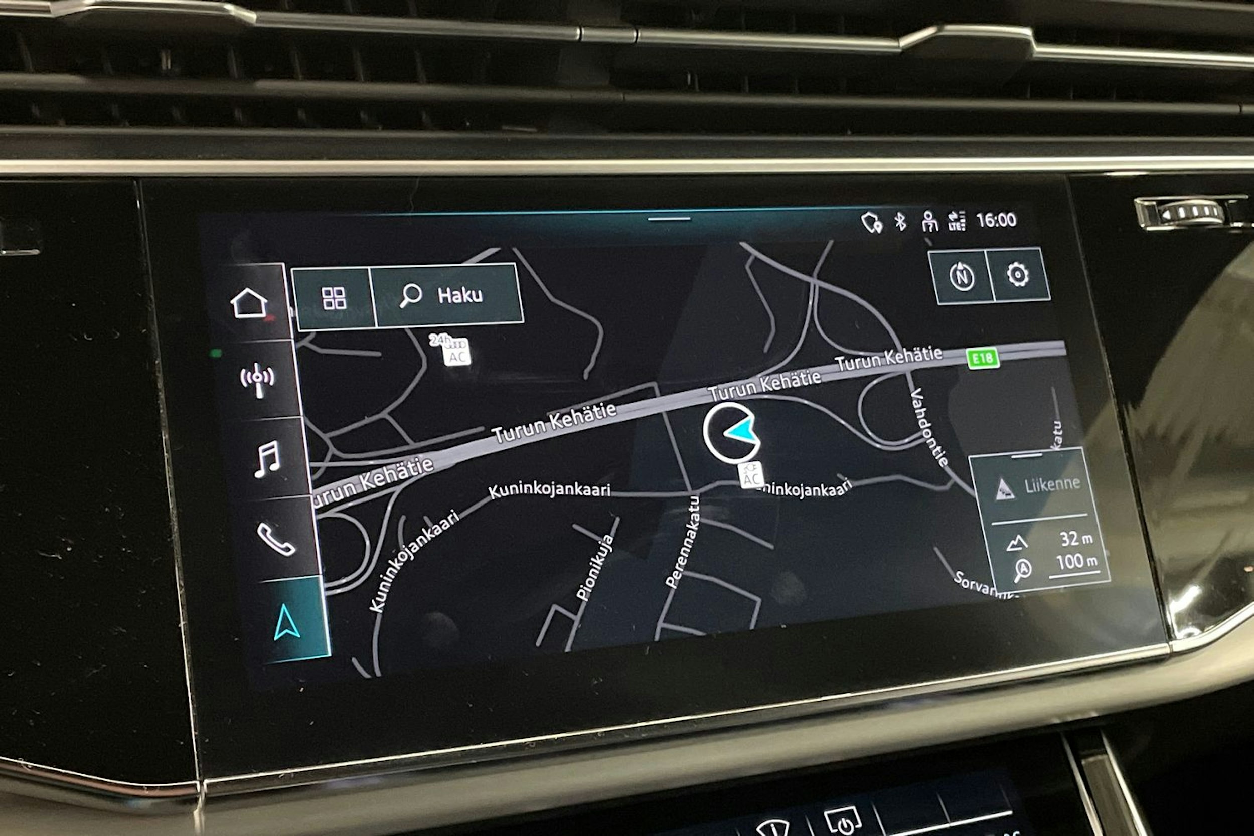 met. sininen Audi Q7 2021 kuva 31.