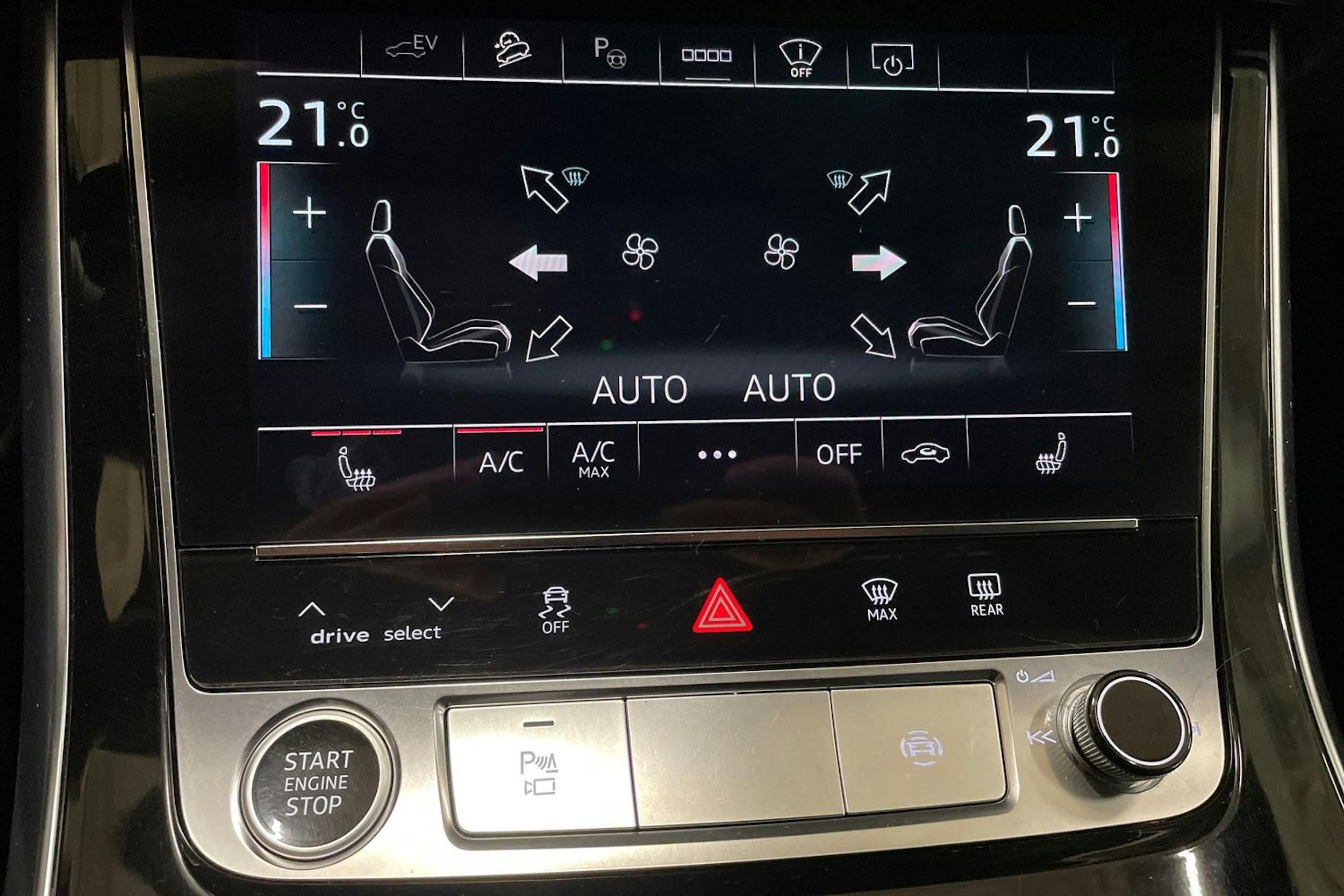 met. sininen Audi Q7 2021 kuva 38.