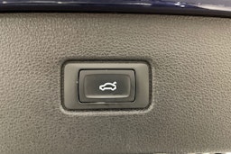 met. sininen Audi Q7 2021 kuva 46.