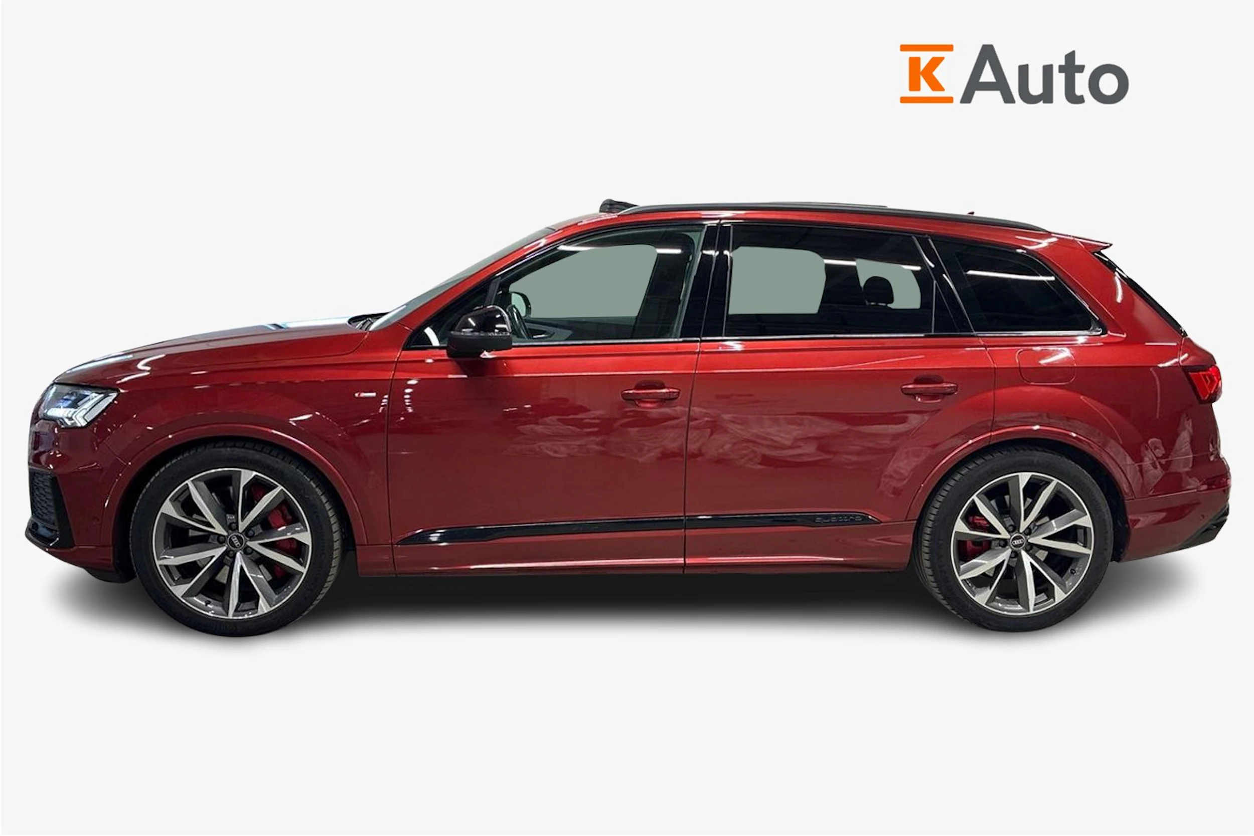 Punainen Audi Q7 2021 kuva 7.