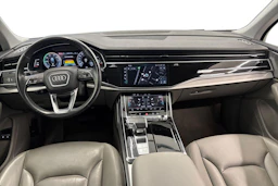 sininen Audi Q7 2021 kuva 9.