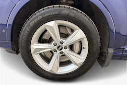 sininen Audi Q7 2021 kuva 12.