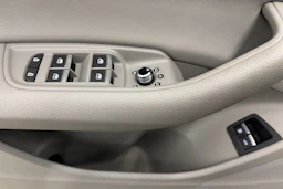 sininen Audi Q7 2021 kuva 16.