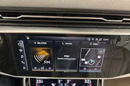 sininen Audi Q7 2021 kuva 18.