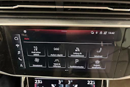 sininen Audi Q7 2021 kuva 19.