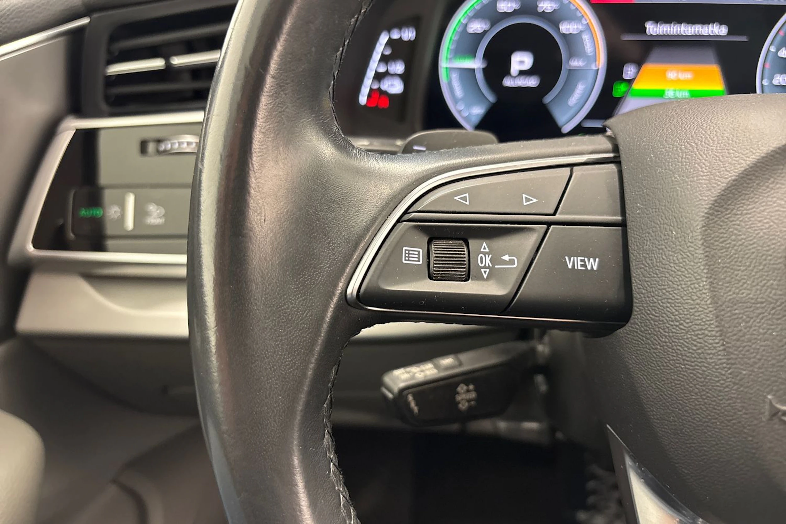 sininen Audi Q7 2021 kuva 22.