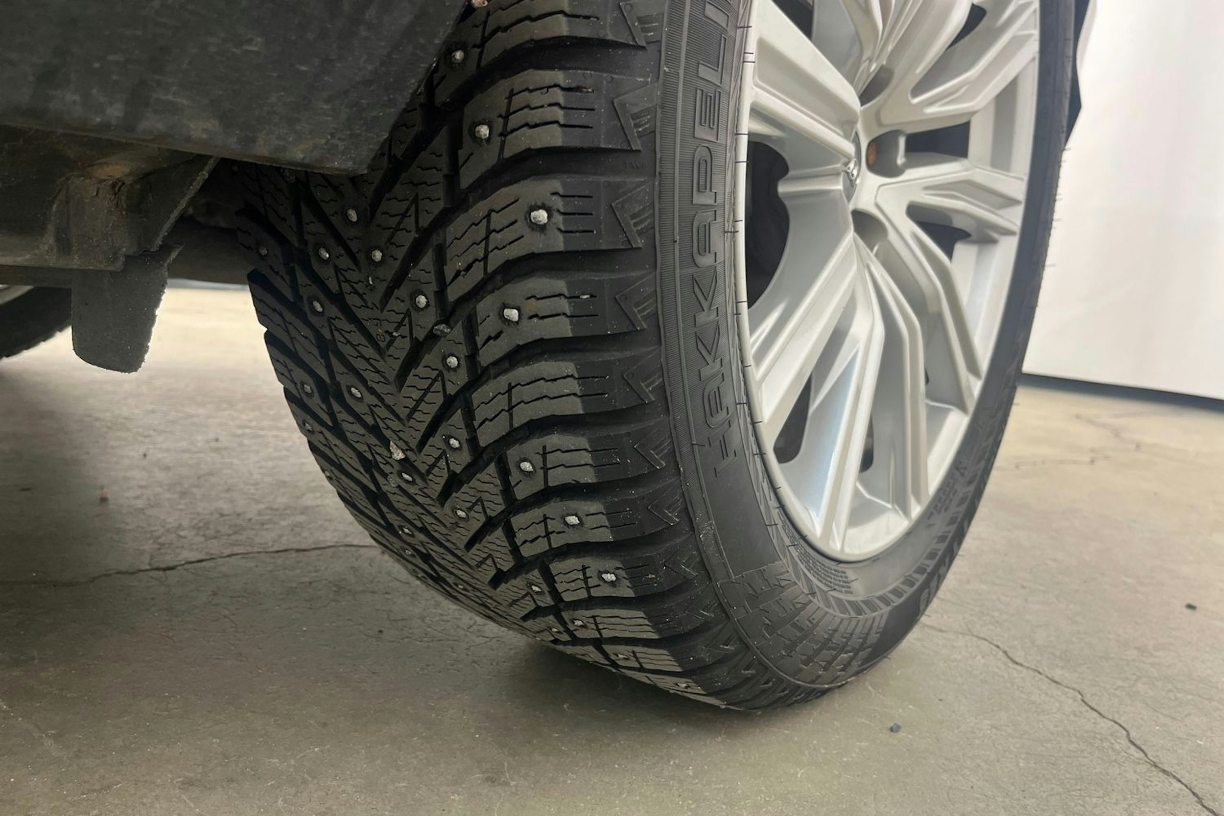 met. musta Audi Q7 2021 kuva 13.